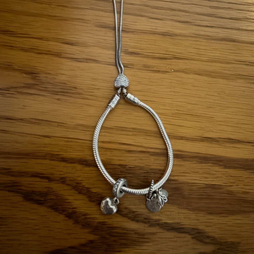 Pandora bracelet 2 charms - Picture 2 of 10